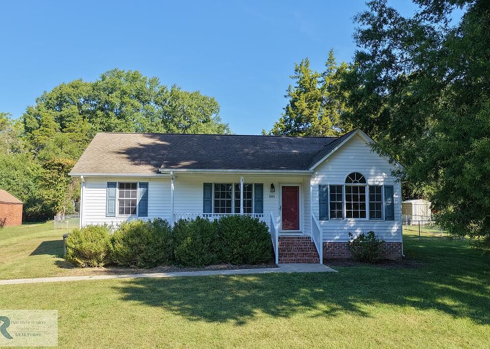 1st image of 501 Pine Rd