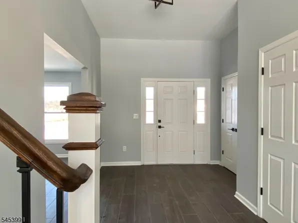 22 Woodcott Dr, Hamburg, NJ 07419