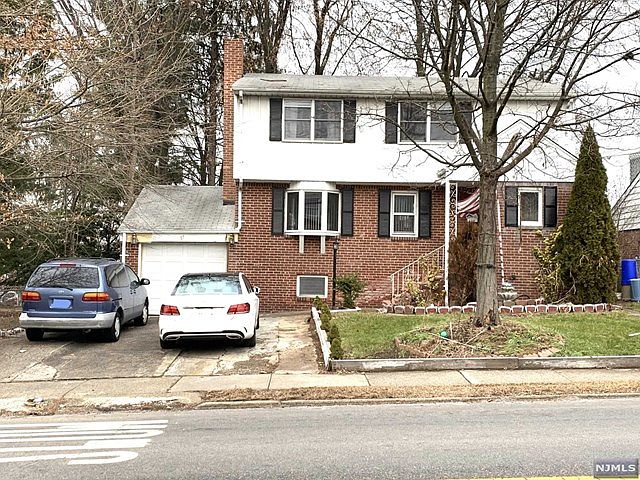 1st image of 61 Wyckoff Ave