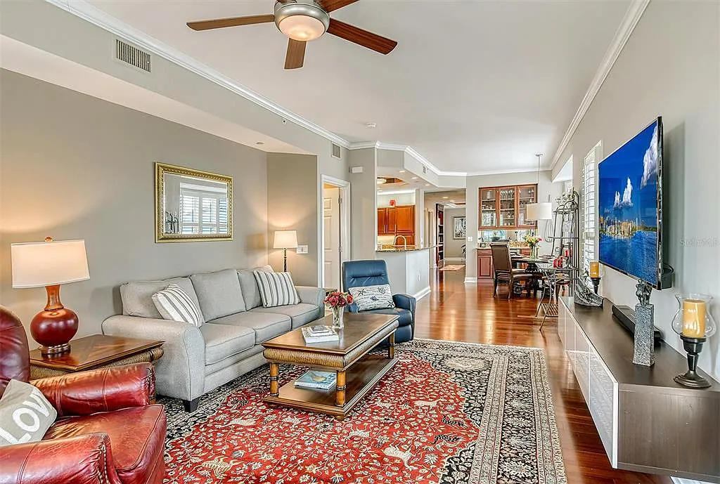 2 bed, 1666 sqft, $5,000 — Photo 2