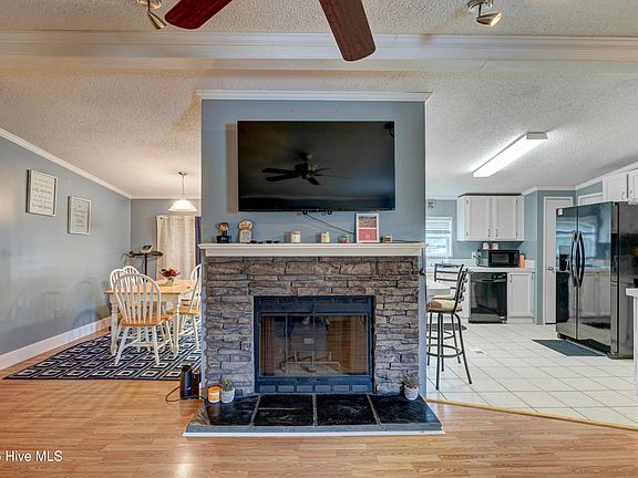 3rd image of 9177 Hawk'S Nest Drive NE