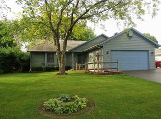 137 Hastings Way SW, Poplar Grove, IL 61065