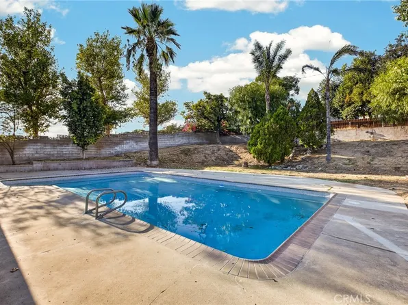 1742 Foothill Dr, San Bernardino, CA 92404