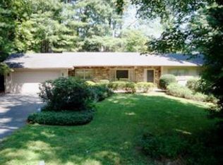 136 Larchmont Dr, Hendersonville, NC 28791