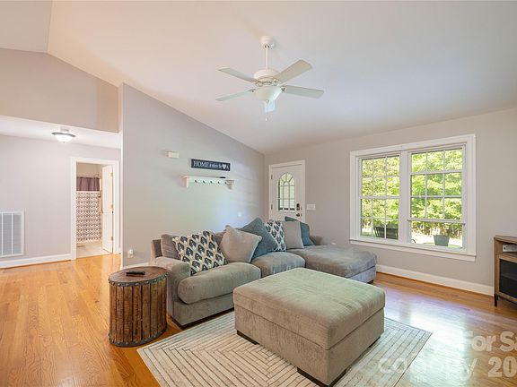 5th image of 204 Millwheel Ln