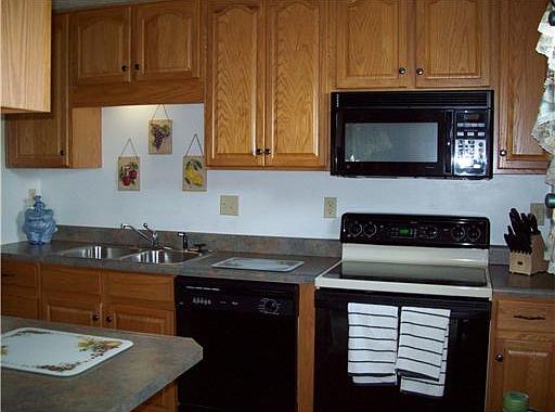 4th image of 215 Wren Dr