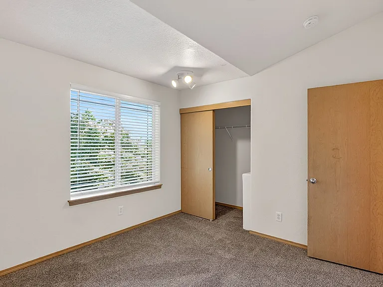 4837 NE 102nd Ave — Photo 12