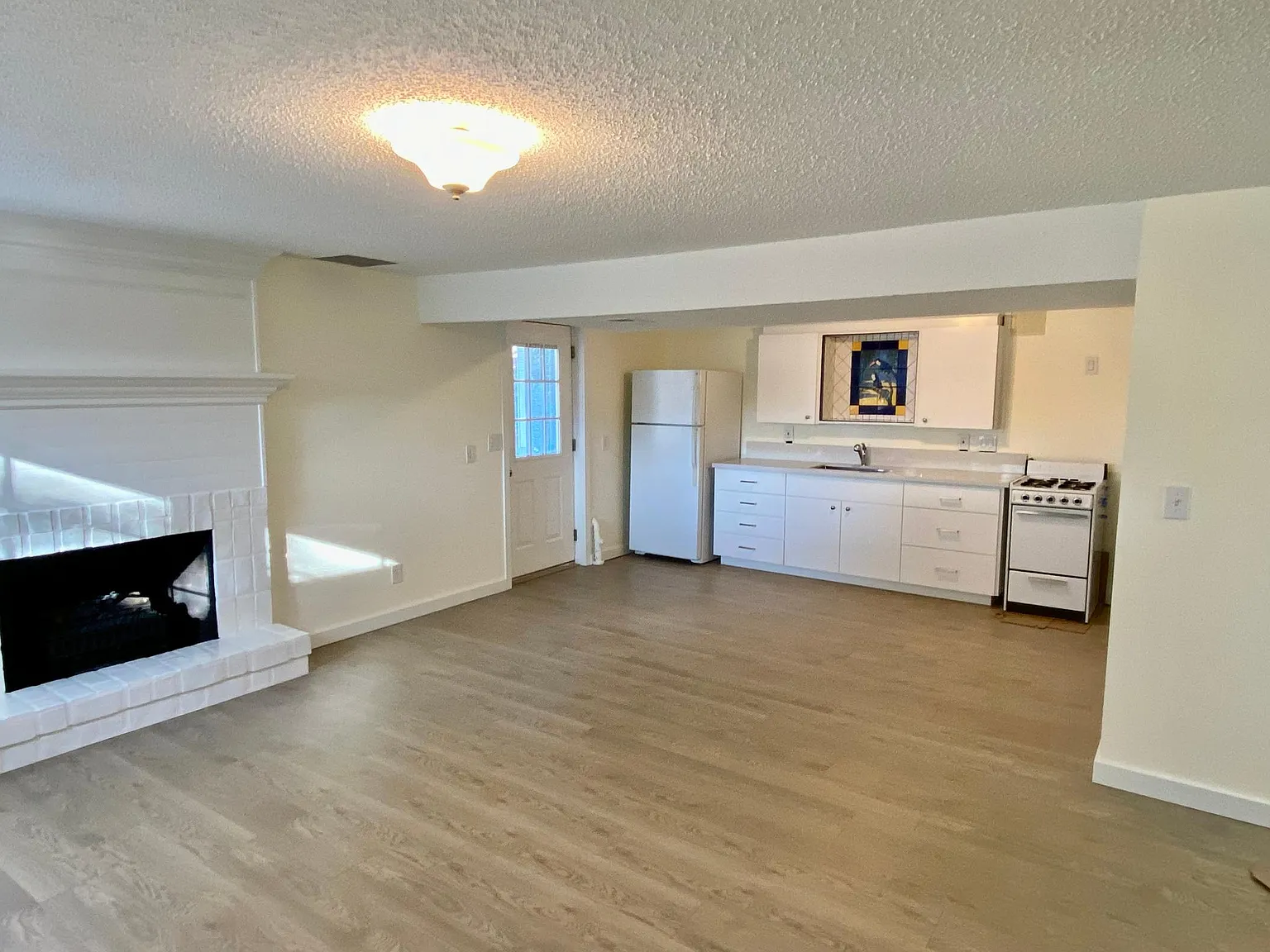 2 bed, 950 sqft, $1,625 — Photo 1