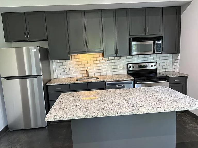 620 Glen Iris Dr NE #207 — Photo 5
