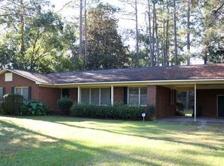 902 Golfview Dr, Waycross, GA 31501