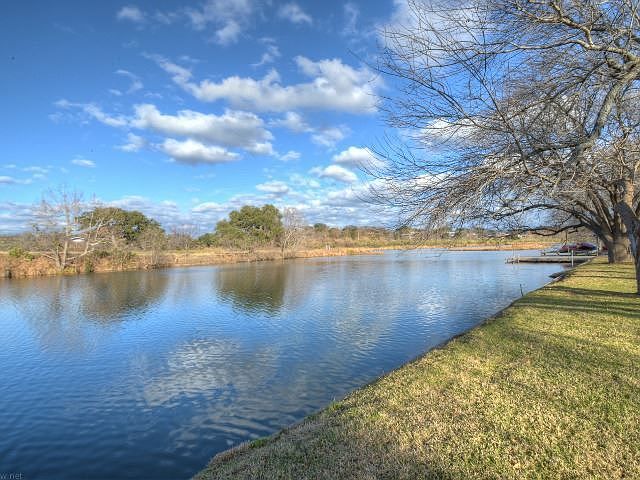 1st image of Centerview Dr