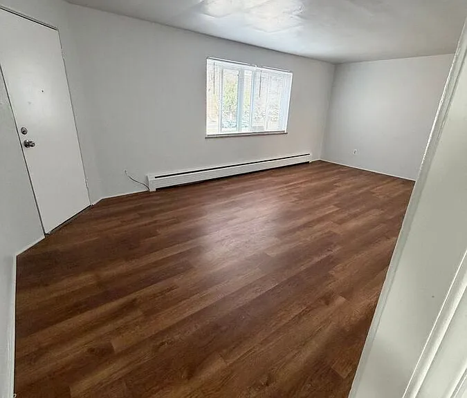 1740 W Mosier Pl #14 — Photo 2