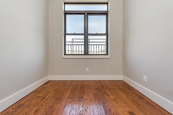 Rented by Nooklyn NYC LLC | media 46
