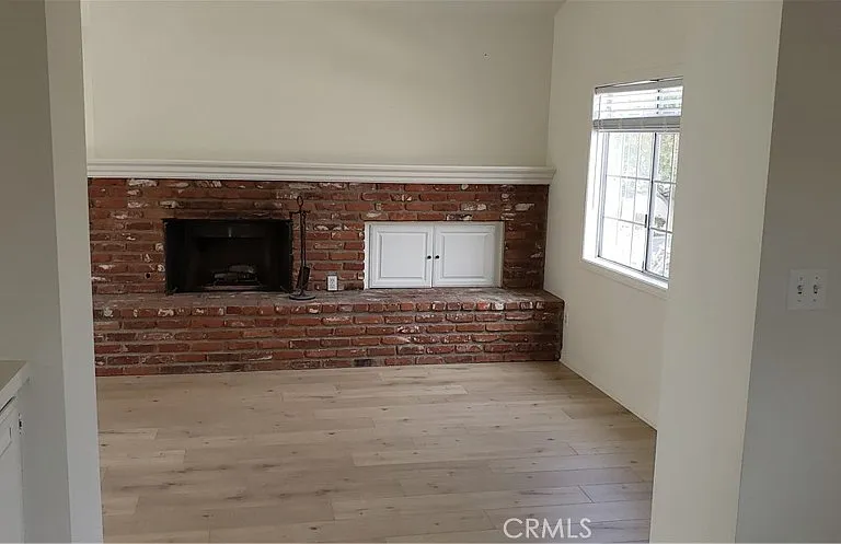 215 Knox St — Photo 11