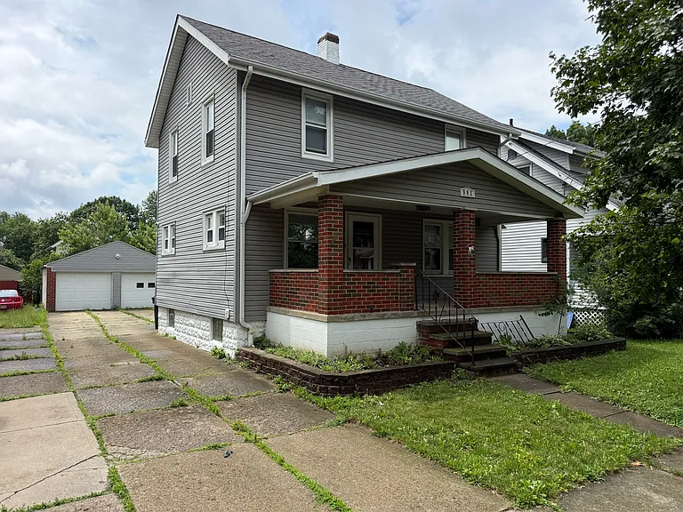992 Neptune Ave — Photo 2