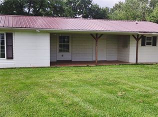 612 W Walnut St, Teutopolis, IL 62467