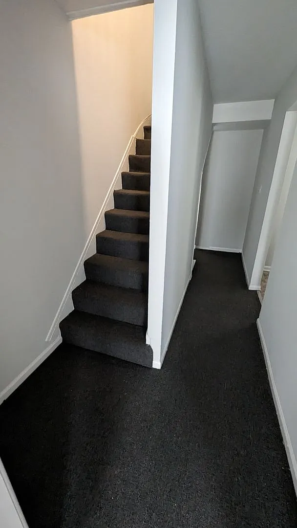 3 Bedroom apartment with multiple floor living! — Photo 1