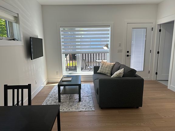 5th image of 2638 Courtenay St