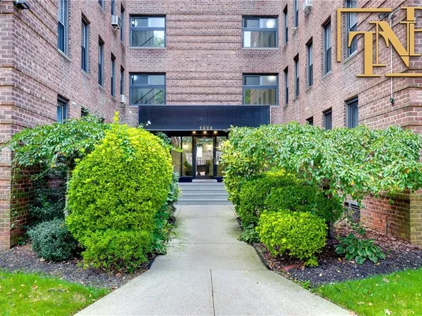 2229 Knapp St APT 2A, Brooklyn, NY 11229