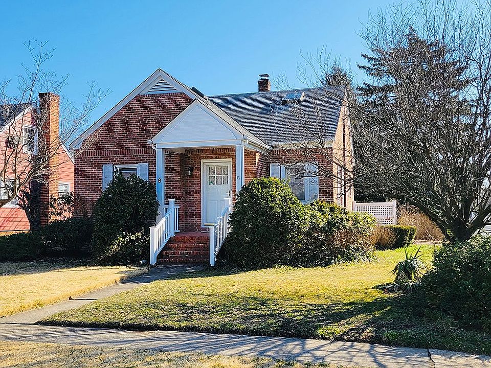 1st image of 8 Sheppard St