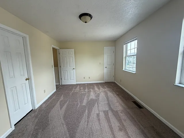 Sleepy Hollow Townhomes — Photo 29