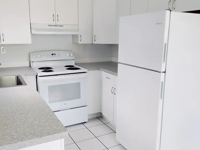 125 SW 19th Ave #UTIL INCLUDED — Photo 7