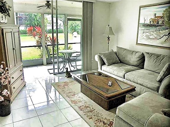 4th image of 371 S Hollybrook Drive #110