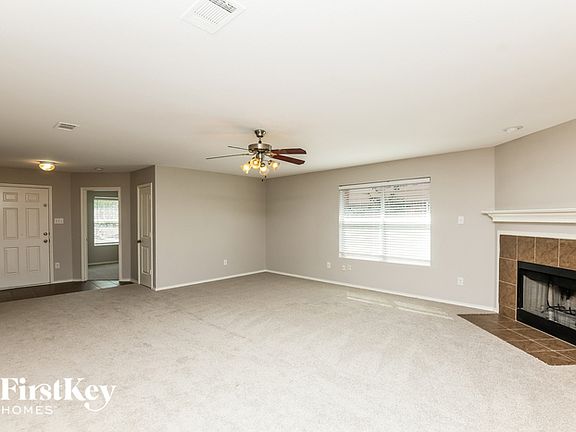 3rd image of 10025 Fox Hill Dr