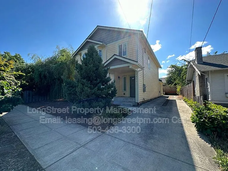 4833 NE 18th Ave — Photo 2