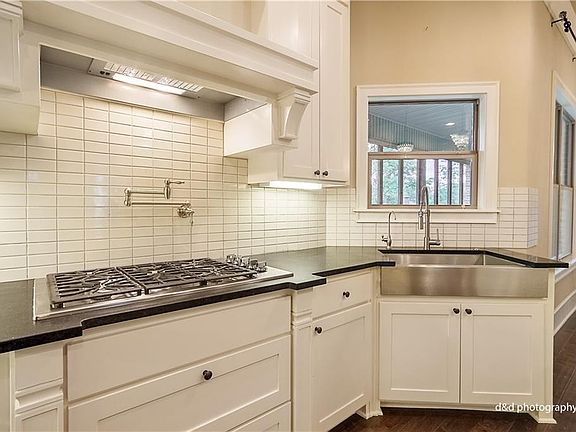 5th image of 1439 Le Chesnay Dr