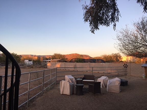 Courtyard backyard 5pm