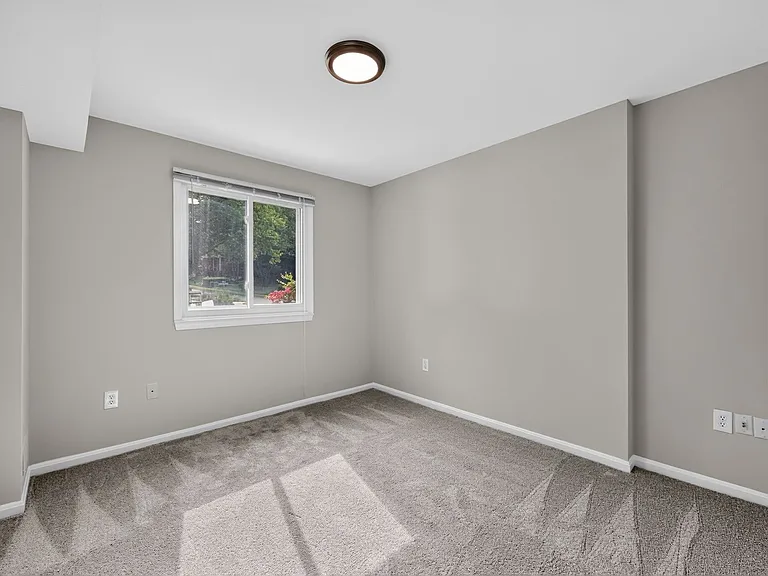 4898 Wheatstone Dr — Photo 22