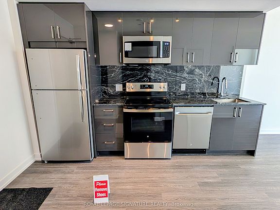 3rd image of 4010 Eglinton Ave W #807