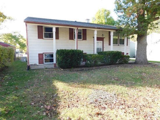 1205 Monticello Park Dr, Valparaiso, IN 46383