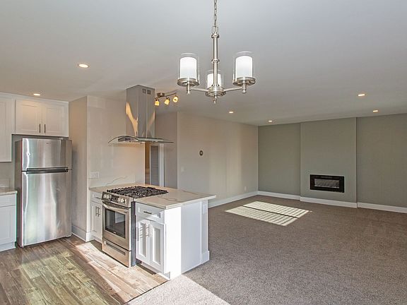 3rd image of 2855 Unicornio St APT G