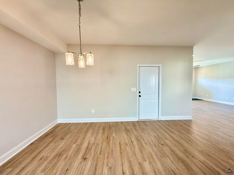 212 Beau Claire Cir — Photo 19