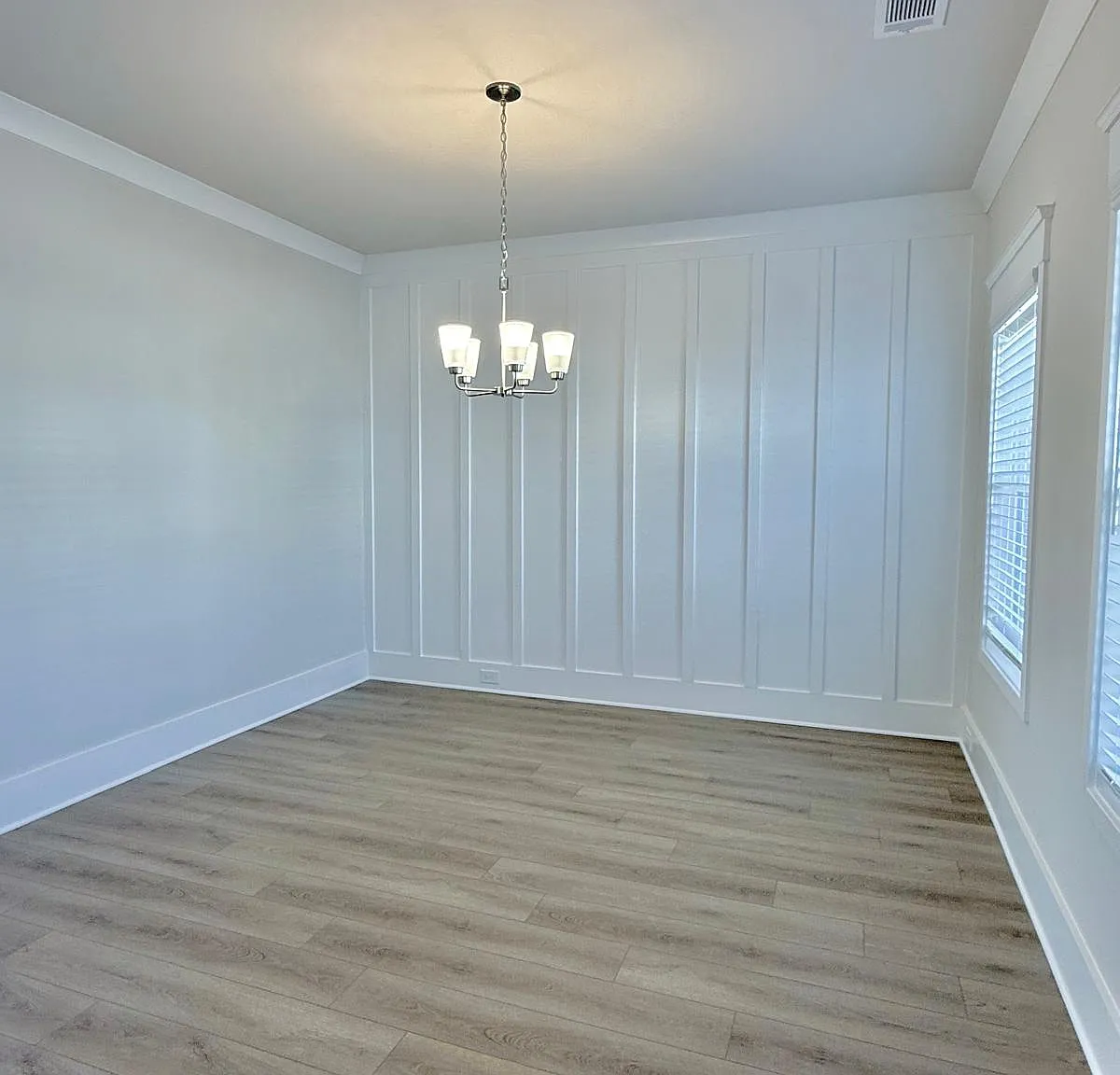 5340 Milford Dr — Photo 3