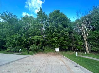 Queensboro Dr, Richmond Heights, OH
