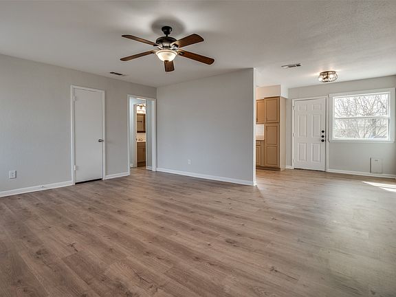 5th image of 800 E Tucker Blvd