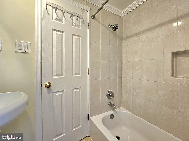 3109 Mosby St — Photo 13