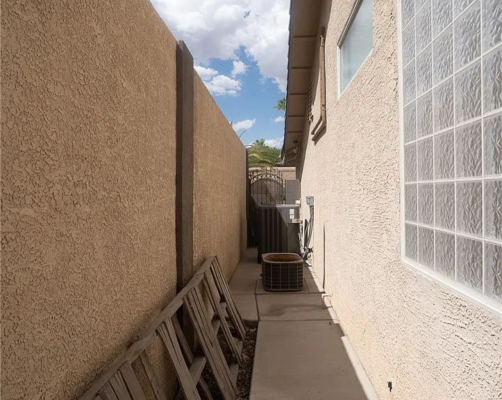 7861 Darby Ave — Photo 56