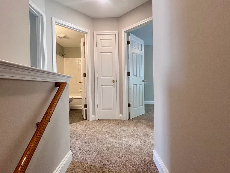 220 S Cedar St — Photo 16