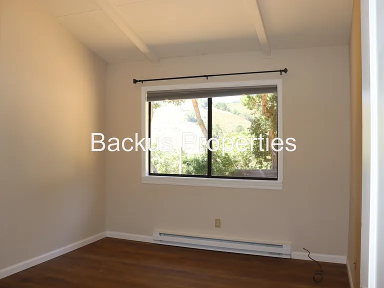 11585 McCarthy Rd — Photo 12