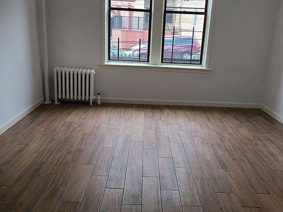 2nd image of 1309 Seneca Ave