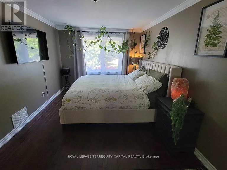 20 Mowat Cres — Photo 18