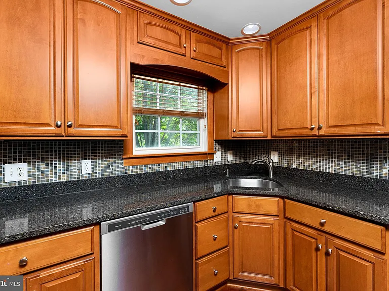 5783 Rhode Island Dr — Photo 10