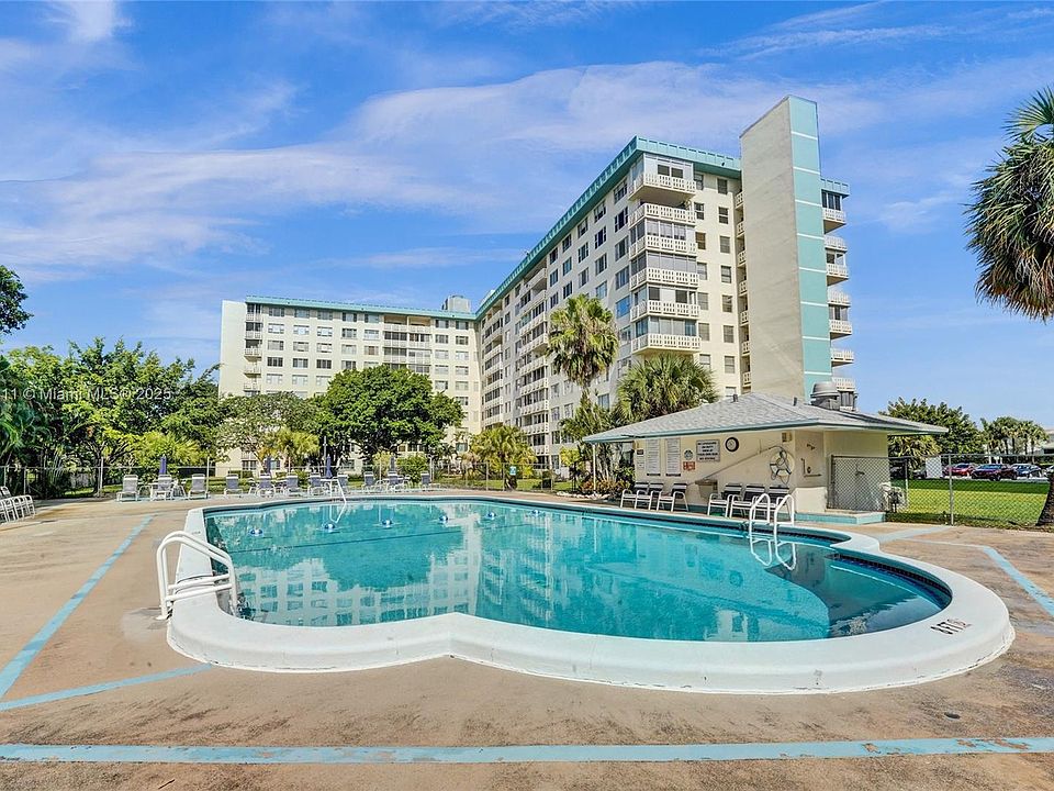 1st image of 4330 Hillcrest Dr APT 116