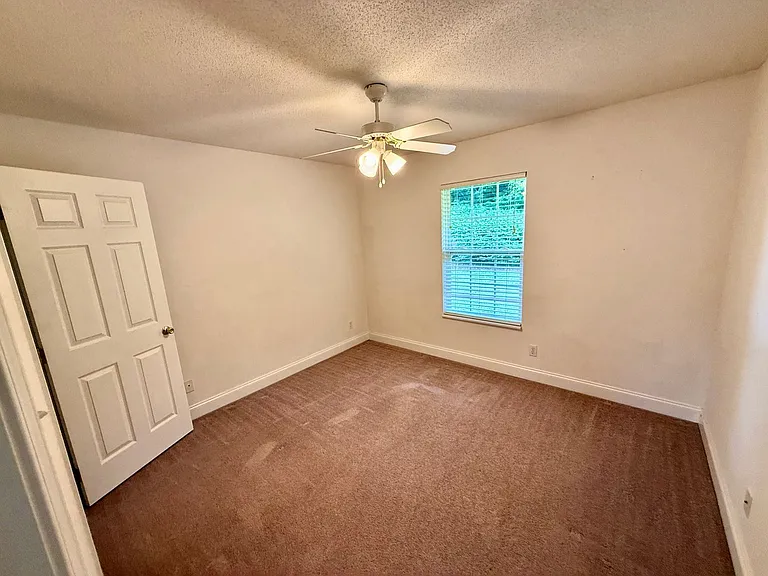 1909 Rommel Dr — Photo 12