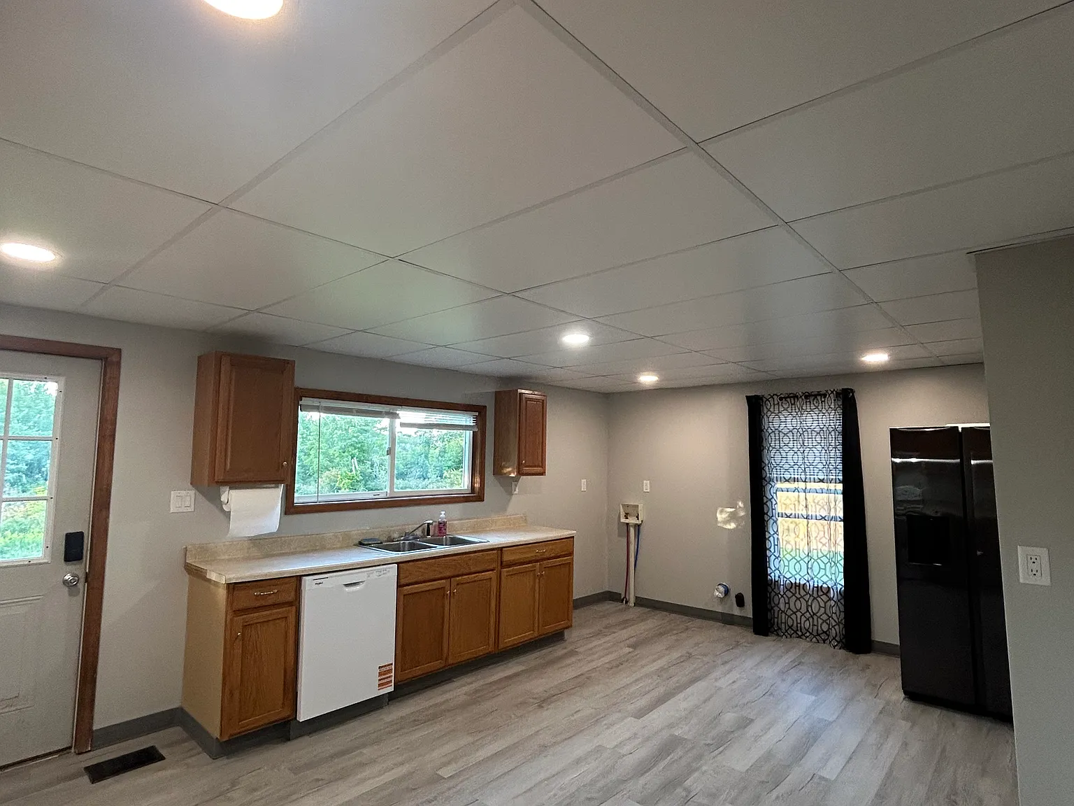 3 bed, 1800 sqft, $1,100 — Photo 3