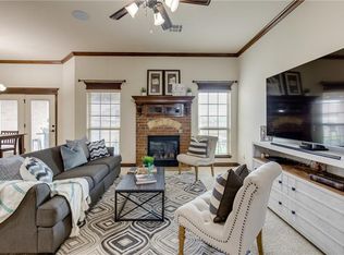 11701 SW 17th St, Yukon, OK 73099